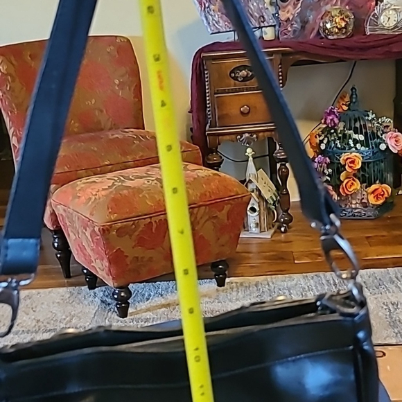 Victoria Secret black bag. Pink lining.. L. 10"X6"X2" 10" Drop.(#1453A) GUC. - Picture 15 of 16